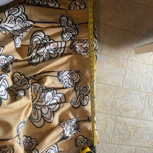 2 Decretive Curtain Panel - Picture 4 of 7